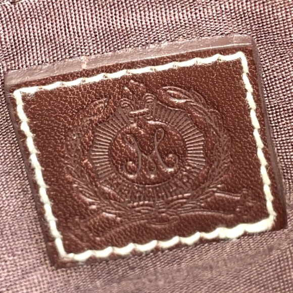 VGU Medallion Brand Crossbody Bag in Very Good, Clean Condition- Beautiful Piece - Picture 16 of 16